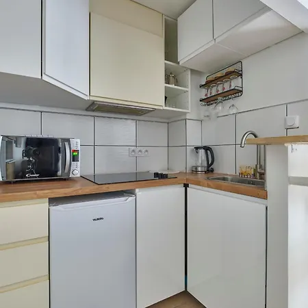 Apartment Abbesses 18th Bright With Private Courtyard Managed By Mey Age *