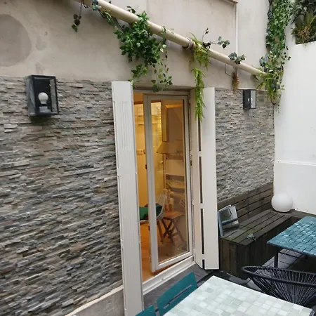 Abbesses 18th Bright With Private Courtyard Managed By Mey Age Apartment Paris