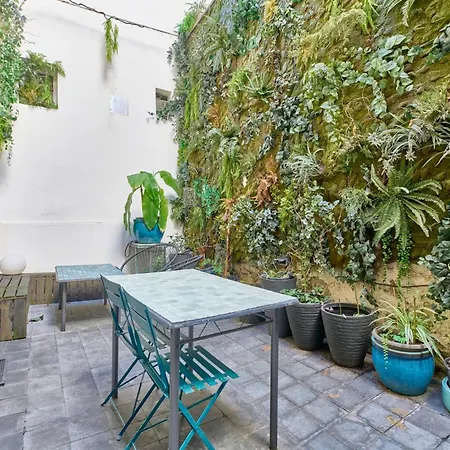 Abbesses 18th Bright With Private Courtyard Managed By Mey Age Apartment *